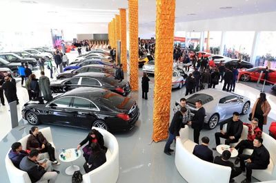 汽車進口關稅下調,4S店瘋狂“搶人”!車企的動作更夸張…